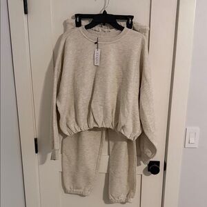 BRAND NEW VELVET BY GRAHAM AND SPENCER SWEAT SUIT